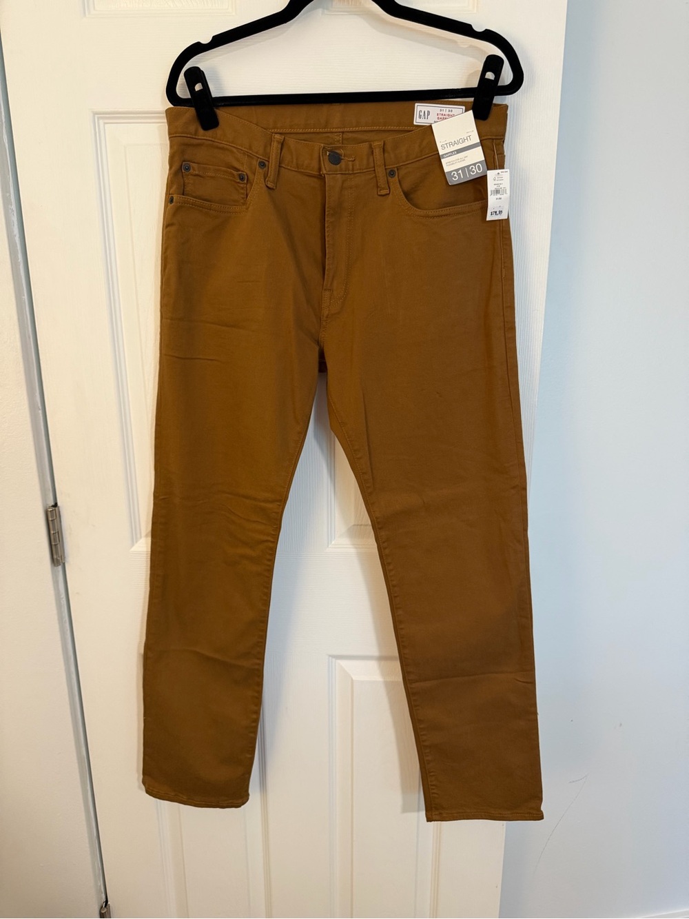GAP Men's Straight Jeans in Camel Brown